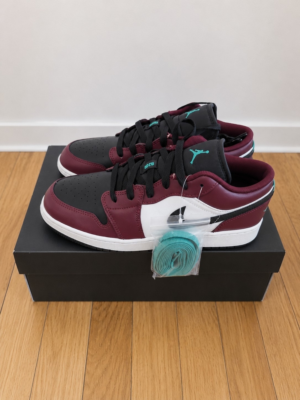 Jordan 1 Low Beetroot Women/Grade School/Older Kids Sizes